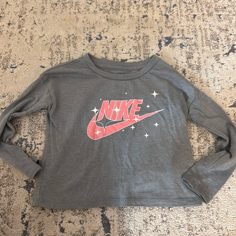 Nike long sleeve tee 3T